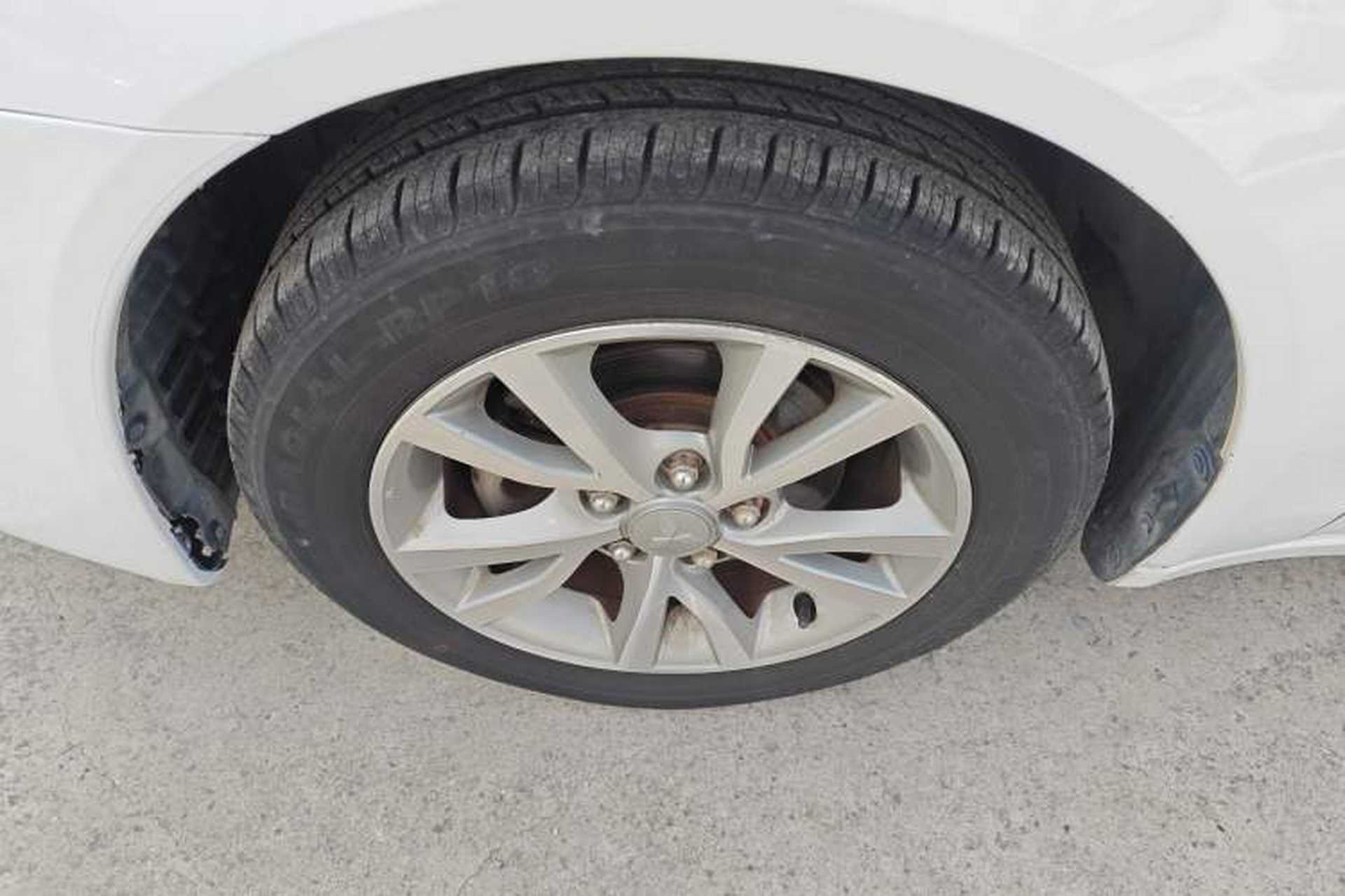 Used Mitsubishi Lancer EX 2013 Fashion Edition 1.8L Manual Comfort Version Left Front Wheel Hub