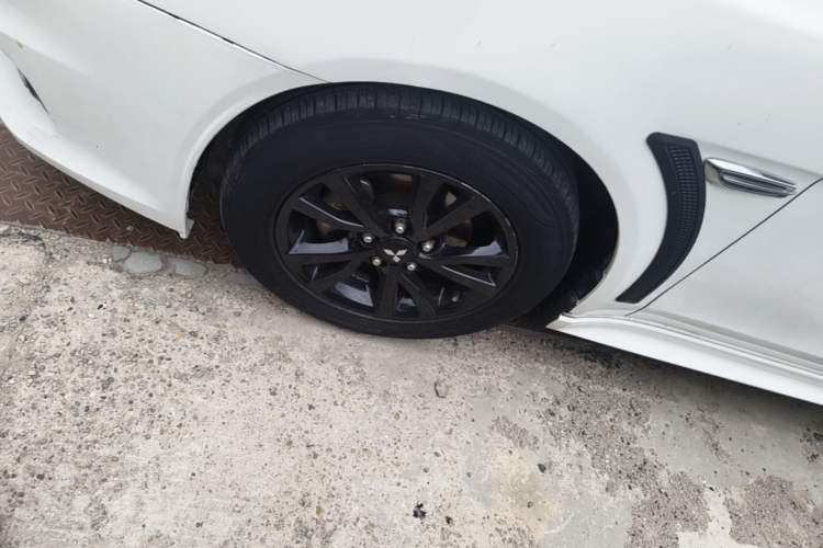 Used Mitsubishi Lancer EX 2013 Xinyuan Edition 2.0L CVT Flagship Model Left Front Wheel Hub