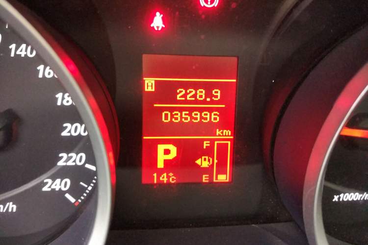 Used Mitsubishi Lancer EX 2013 Fashion Edition 1.8L CVT Comfort Version Odometer Close Up