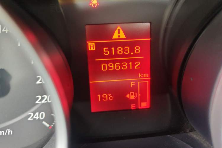 Used Mitsubishi Lancer EX 2013 Fashion Edition 1.8L Manual Comfort Version Odometer Close Up