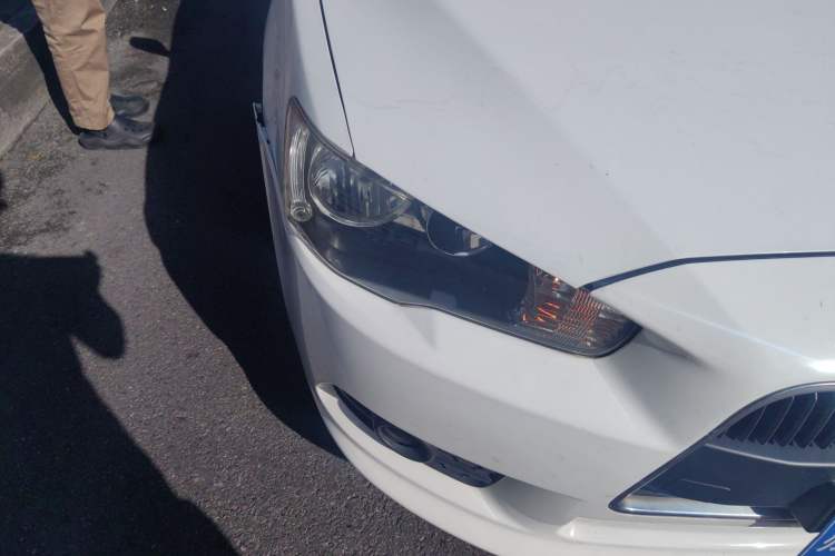 Used Mitsubishi Lancer EX 2013 Chasing Edition 1.8L CVT Luxury Model Right Front Headlight
