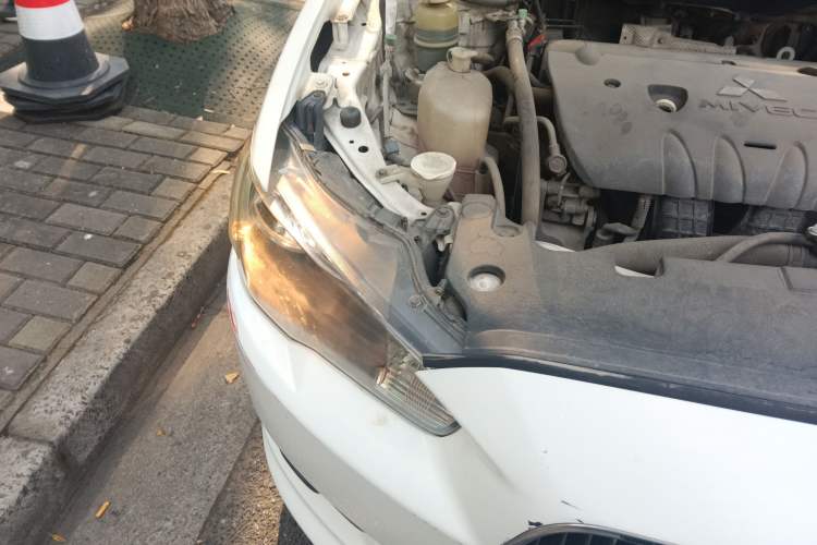 Used Mitsubishi Lancer EX 2013 Fashion Edition 1.8L CVT Comfort Version Right Front Headlight