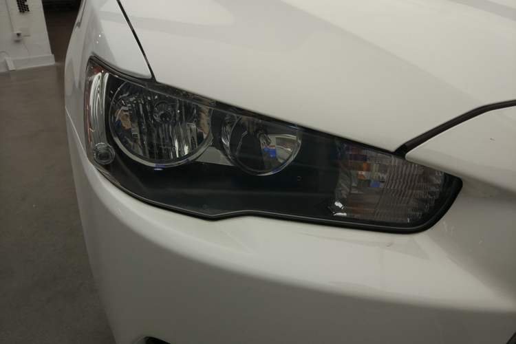 Used Mitsubishi Lancer EX 2013 Fashion Edition 1.8L CVT Comfort Version Right Front Headlight