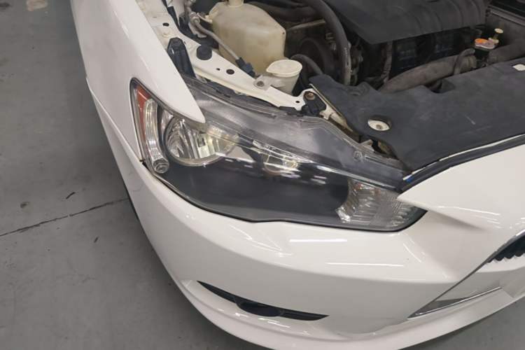 Used Mitsubishi Lancer EX 2013 Fashion Edition 1.8L CVT Comfort Version Right Front Headlight