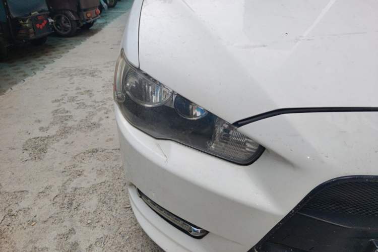 Used Mitsubishi Lancer EX 2013 Style Edition 1.6L Manual Classic Model Right Front Headlight