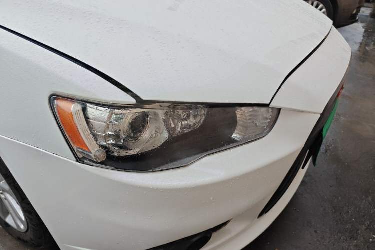 Used Mitsubishi Lancer EX 2013 Fashion Edition 1.8L CVT Comfort Version Right Front Headlight