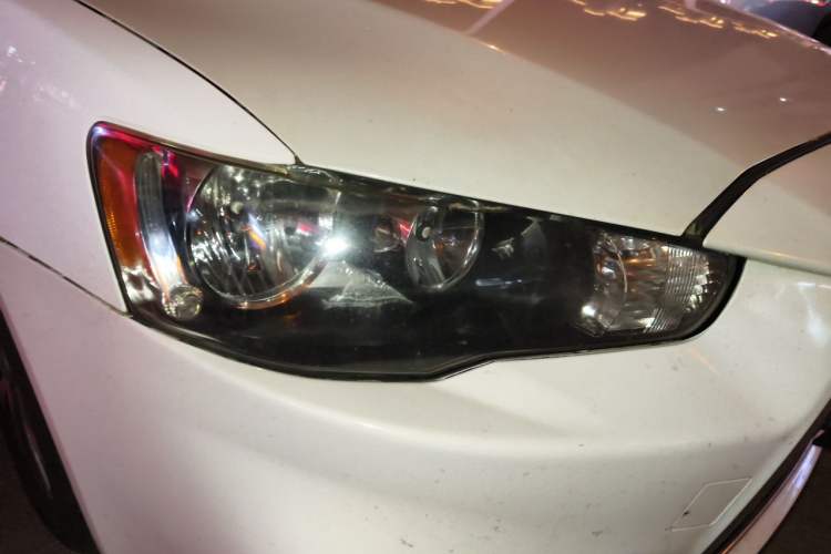 Used Mitsubishi Lancer EX 2013 Fashion Edition 1.8L Manual Comfort Version Right Front Headlight