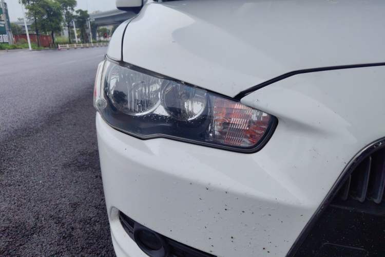 Used Mitsubishi Lancer EX 2013 Fashion Edition 1.8L CVT Comfort Version Right Front Headlight