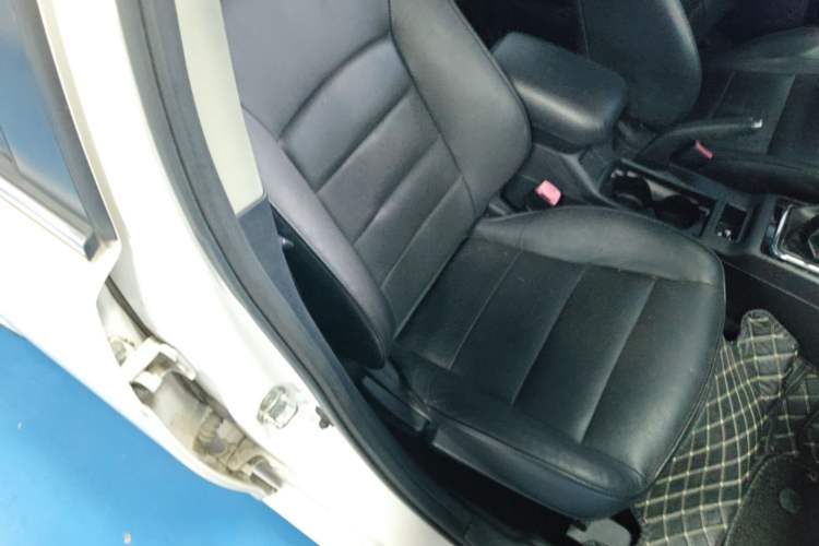 Used Mitsubishi Lancer EX 2013 Chasing Edition 1.8L Manual Luxury Model Right Front Seat