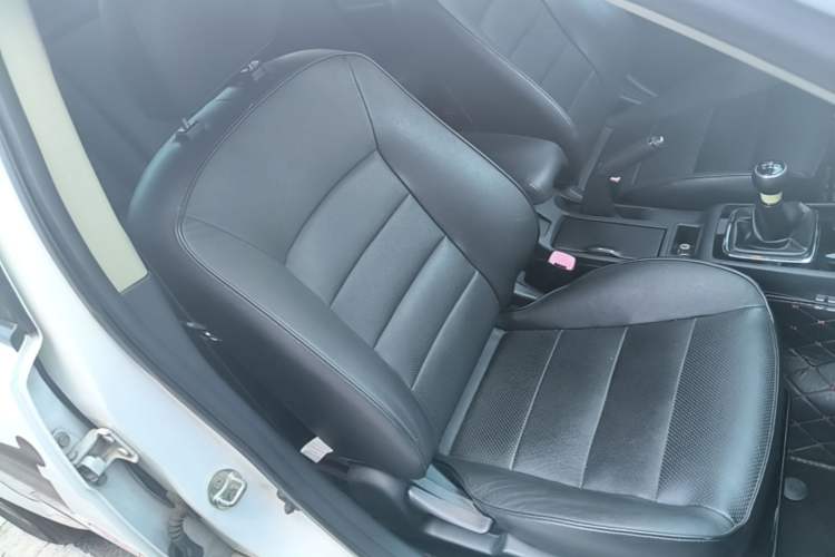 Used Mitsubishi Lancer EX 2013 Style Edition 1.6L Manual Luxury Model Right Front Seat