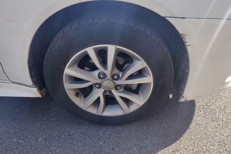 Used Mitsubishi Lancer EX 2013 Chasing Edition 1.8L CVT Luxury Model Right Front Wheel Hub