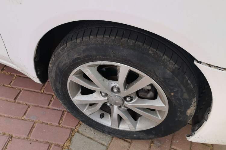 Used Mitsubishi Lancer EX 2013 Fashion Edition 1.8L CVT Comfort Version Right Front Wheel Hub
