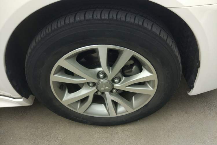 Used Mitsubishi Lancer EX 2013 Fashion Edition 1.8L CVT Comfort Version Right Front Wheel Hub