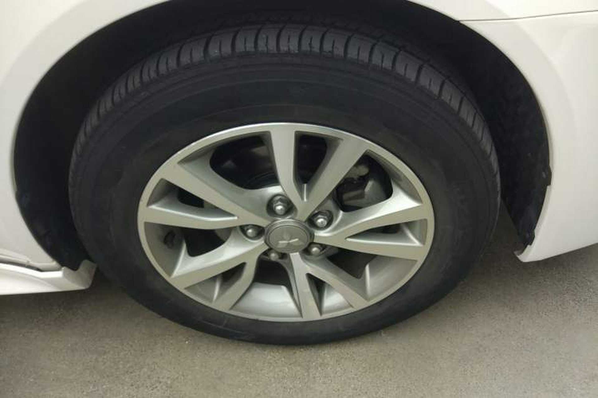 Used Mitsubishi Lancer EX 2013 Fashion Edition 1.8L CVT Comfort Version Right Front Wheel Hub