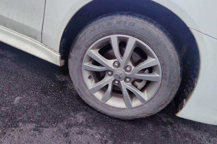 Used Mitsubishi Lancer EX 2013 Fashion Edition 1.8L CVT Comfort Version Right Front Wheel Hub