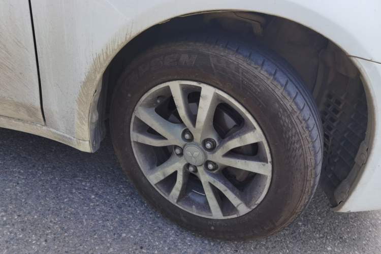 Used Mitsubishi Lancer EX 2013 Fashion Edition 1.8L CVT Comfort Version Right Front Wheel Hub