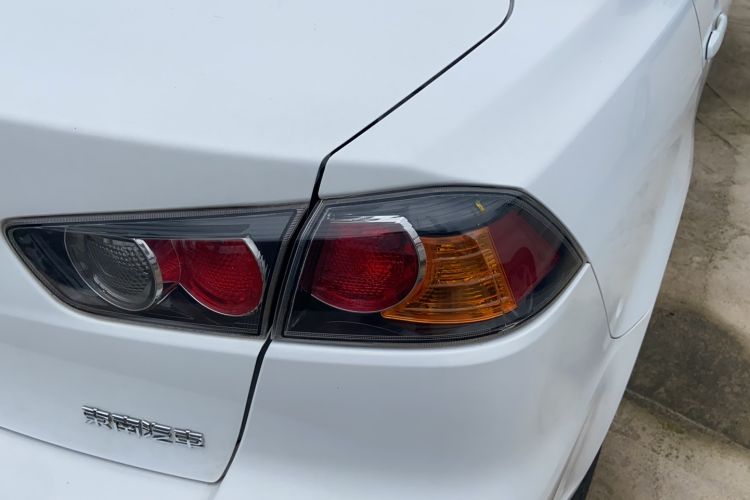 Used Mitsubishi Lancer EX 2013 Fashion Edition 1.8L CVT Comfort Version Right Rear Taillight