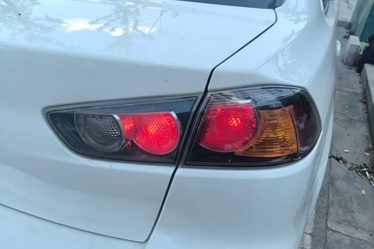 Used Mitsubishi Lancer EX 2013 Style Edition 1.6L Manual Luxury Model Right Rear Taillight