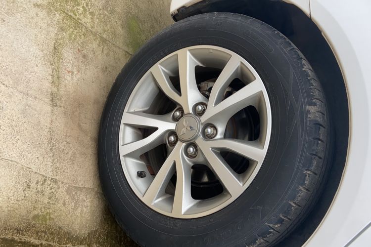 Used Mitsubishi Lancer EX 2013 Fashion Edition 1.8L CVT Comfort Version Right Rear Wheel Hub