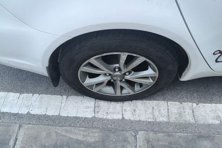 Used Mitsubishi Lancer EX 2013 Style Edition 1.6L Manual Luxury Model Right Rear Wheel Hub