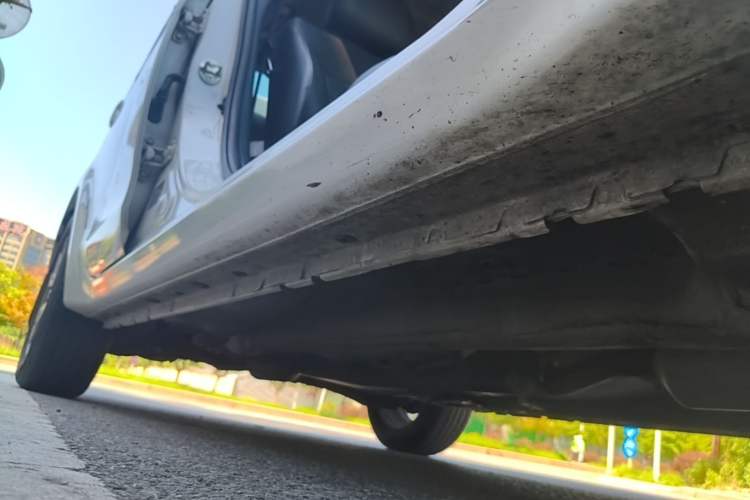 Used Mitsubishi Lancer EX 2013 Style Edition 1.6L Manual Luxury Model Right Side Sill