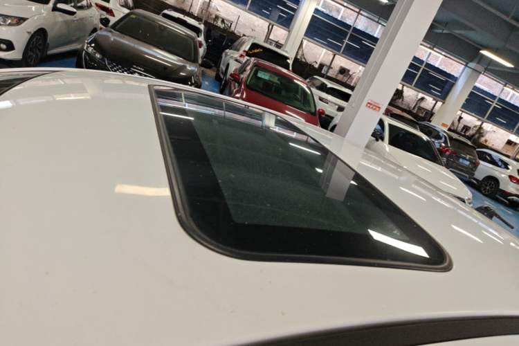 Used Mitsubishi Lancer EX 2013 Chasing Edition 1.8L Manual Luxury Model Roof
