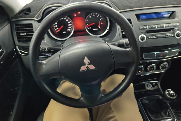 Used Mitsubishi Lancer EX 2013 Chasing Edition 1.8L Manual Luxury Model Steering Wheel
