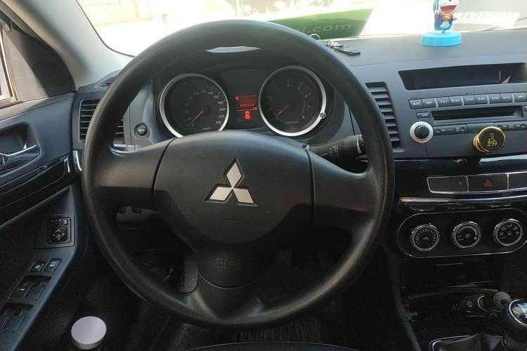 Used Mitsubishi Lancer EX 2013 Style Edition 1.6L Manual Luxury Model Steering Wheel