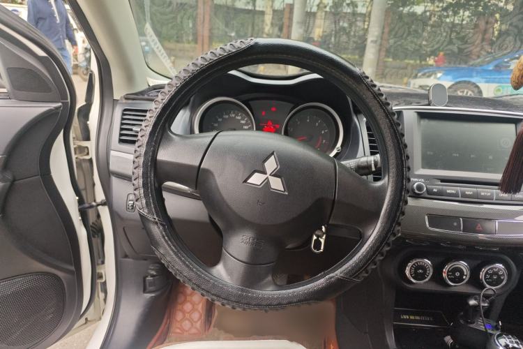 Used Mitsubishi Lancer EX 2013 Fashion Edition 1.8L Manual Comfort Version Steering Wheel