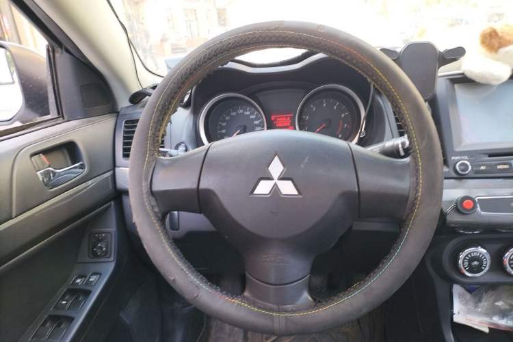Used Mitsubishi Lancer EX 2013 Fashion Edition 1.8L Manual Comfort Version Steering Wheel