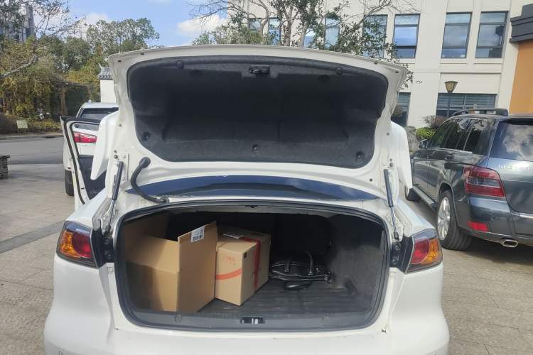 Used Mitsubishi Lancer EX 2013 Fashion Edition 1.8L Manual Comfort Version Trunk