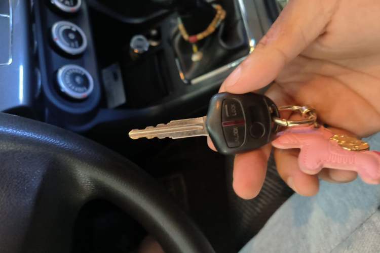 Used Mitsubishi Lancer EX 2013 Style Edition 1.6L Manual Classic Model Vehicle Key