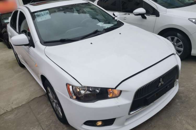 Used Mitsubishi Lancer EX 2014 Racing Edition 1.8L CVT Comfort Model Exterior 2