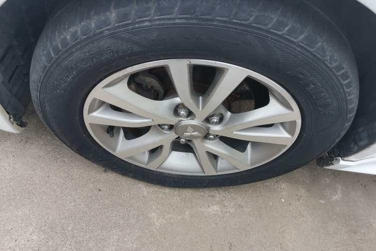 Used Mitsubishi Lancer EX 2014 Racing Edition 1.8L CVT Comfort Model Exterior 7