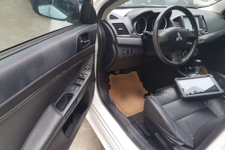 Used Mitsubishi Lancer EX 2014 Racing Edition 1.8L CVT Comfort Model Interior 3