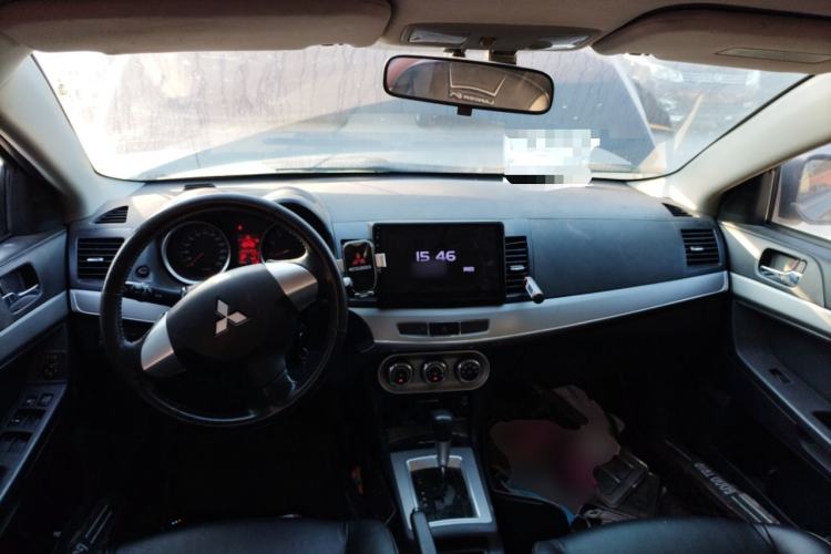 Used Mitsubishi Lancer EX 2015 1.8L CVT Fashion Edition China IV Standard Center Console