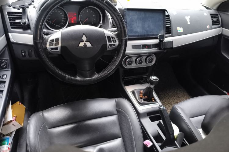 Used Mitsubishi Lancer EX 2015 1.8L Manual ZhiShang Edition China IV Center Console