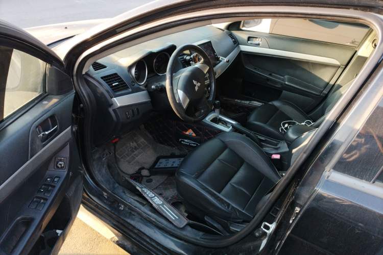 Used Mitsubishi Lancer EX 2015 1.8L CVT Fashion Edition China IV Standard Driver Seat