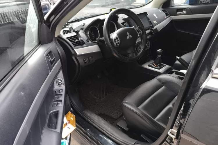 Used Mitsubishi Lancer EX 2015 1.8L Manual ZhiShang Edition China IV Driver Seat