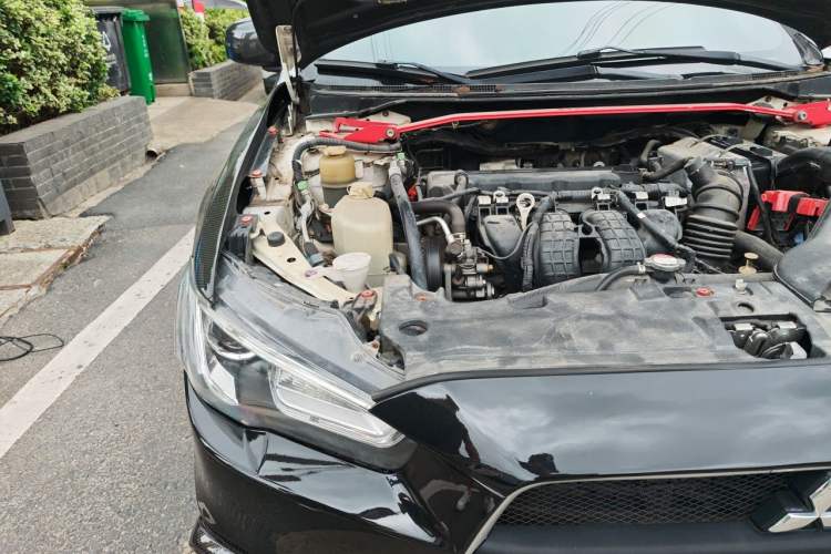 Used Mitsubishi Lancer EX 2015 1.8L CVT ZhiShang Edition China IV Standard Engine Bay Right