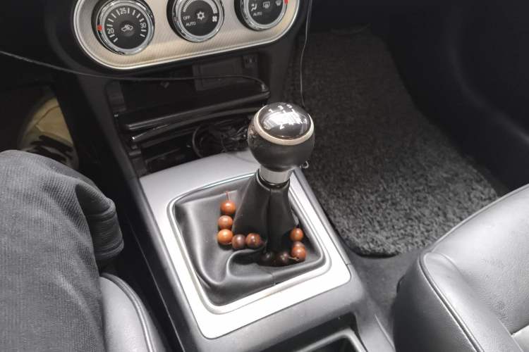 Used Mitsubishi Lancer EX 2015 1.8L Manual ZhiShang Edition China IV Gear Lever
