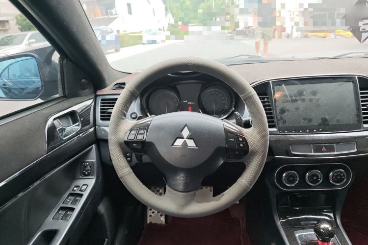 Used Mitsubishi Lancer EX 2015 1.8L CVT ZhiShang Edition China IV Standard Steering Wheel