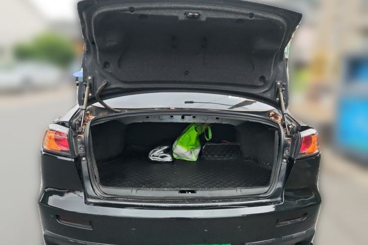 Used Mitsubishi Lancer EX 2015 1.8L CVT ZhiShang Edition China IV Standard Trunk
