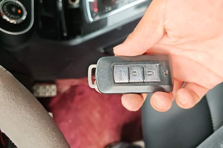 Used Mitsubishi Lancer EX 2015 1.8L CVT ZhiShang Edition China IV Standard Vehicle Key