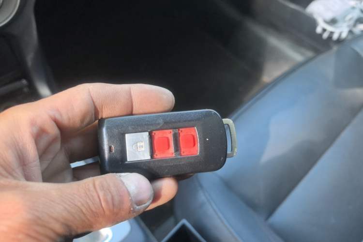 Used Mitsubishi Lancer EX 2015 1.8L CVT ZhiShang Edition China V Standard Vehicle Key