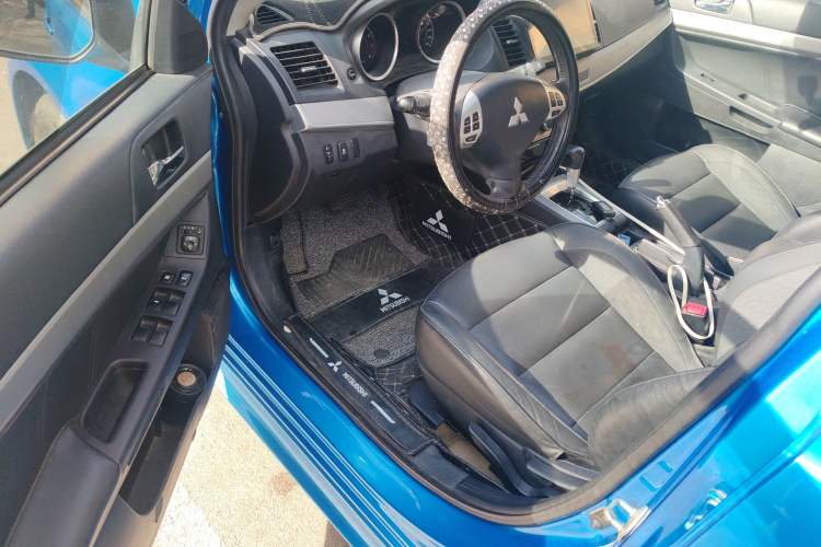 Used Mitsubishi Lancer EX 2015 1.8L CVT ZhiShang Edition China IV Standard Driver Seat