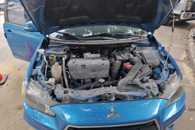 Used Mitsubishi Lancer EX 2015 1.8L CVT ZhiShang Edition China IV Standard Engine Bay