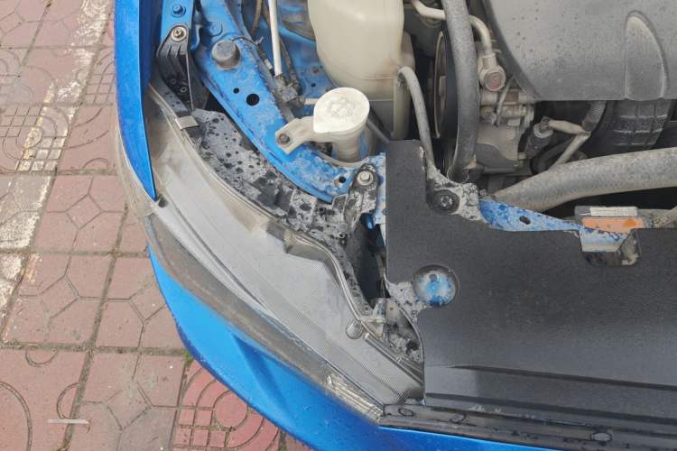 Used Mitsubishi Lancer EX 2015 1.8L CVT ZhiShang Edition China IV Standard Engine Bay Right