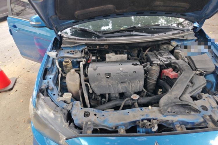 Used Mitsubishi Lancer EX 2015 1.8L CVT ZhiShang Edition China IV Standard Engine Bay Right