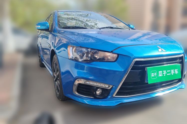 Used Mitsubishi Lancer EX 2015 1.8L CVT ZhiShang Edition China IV Standard Front Right 45 Deg